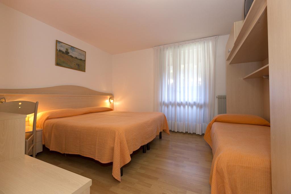 Hotel Cima Tosa San Lorenzo Dorsino Exteriör bild